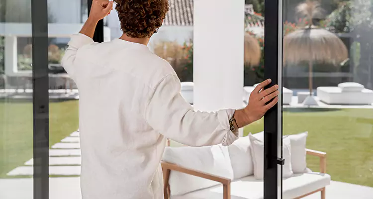 Sliding Screen Door Maintenance for Closing Issues in Mountain View, CA